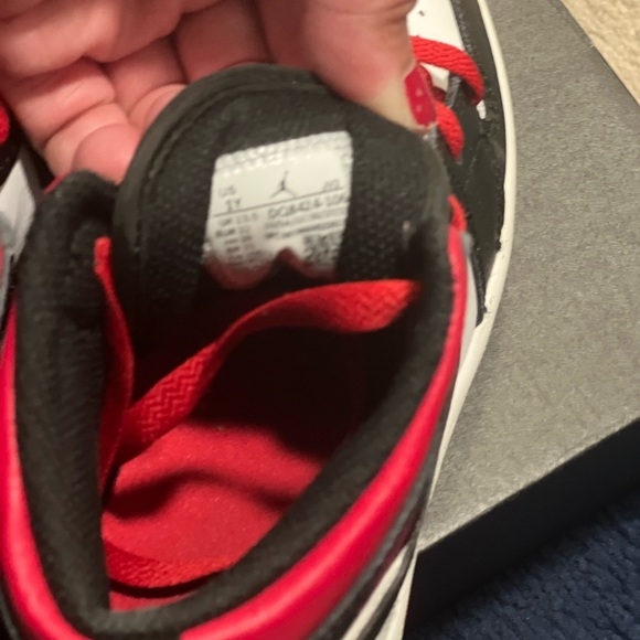 SOLD…LIKE NEW*** Jordan Retro 1, in black, white, and red. Size 1 - Picture 5 of 6
